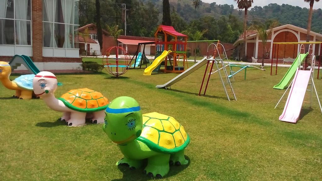 Hotel Villa Monarca Inn Ситакуаро Экстерьер фото