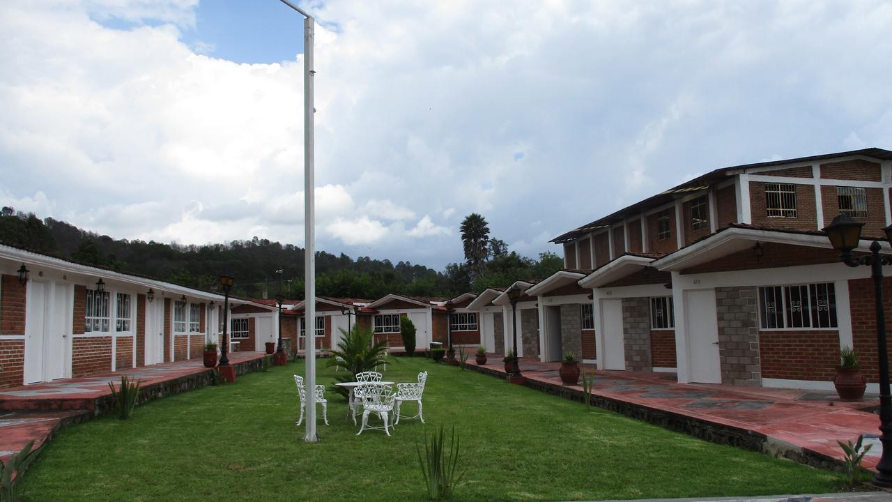 Hotel Villa Monarca Inn Ситакуаро Экстерьер фото