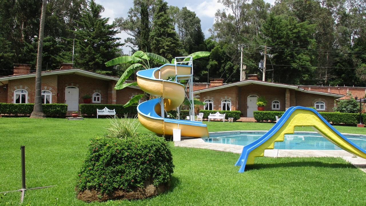 Hotel Villa Monarca Inn Ситакуаро Экстерьер фото