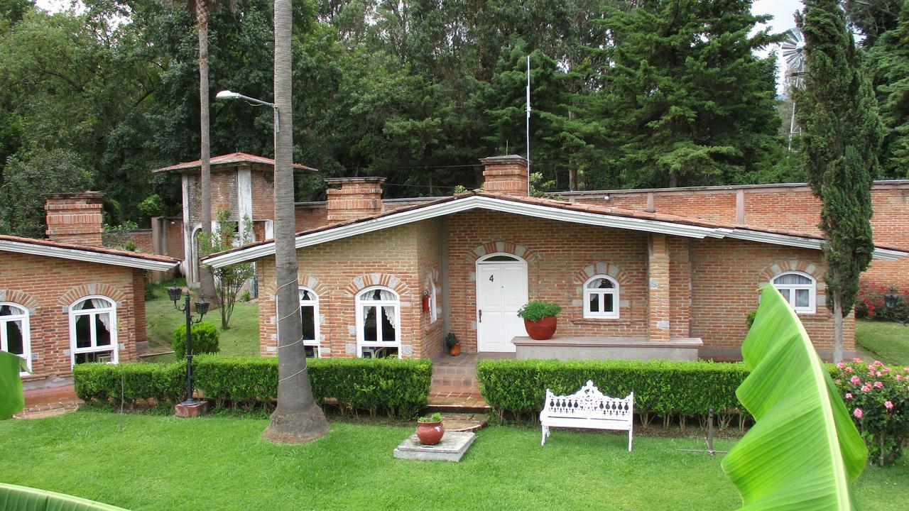 Hotel Villa Monarca Inn Ситакуаро Экстерьер фото