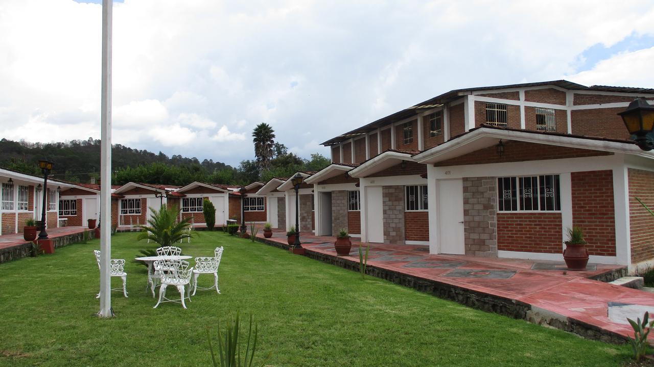 Hotel Villa Monarca Inn Ситакуаро Экстерьер фото
