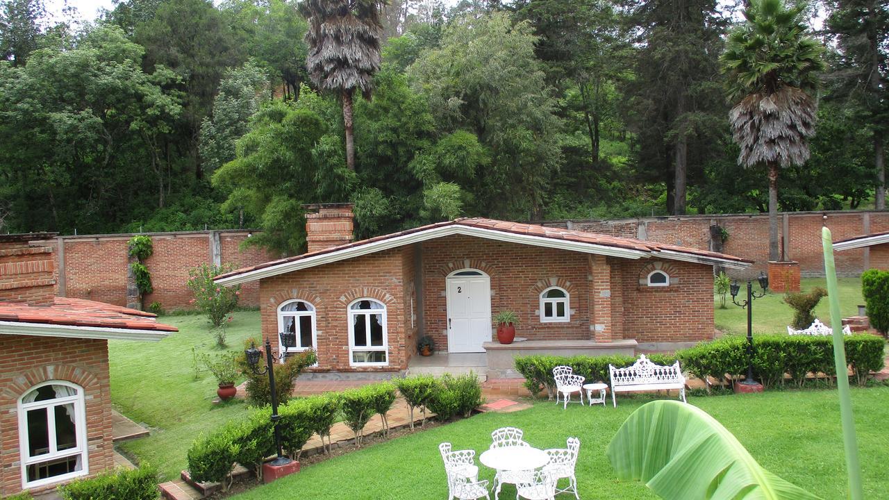 Hotel Villa Monarca Inn Ситакуаро Экстерьер фото