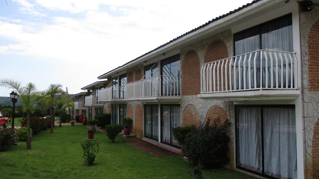 Hotel Villa Monarca Inn Ситакуаро Экстерьер фото