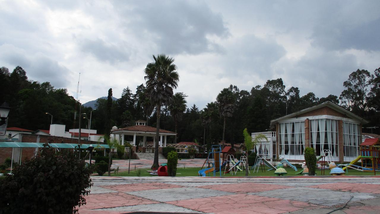 Hotel Villa Monarca Inn Ситакуаро Экстерьер фото