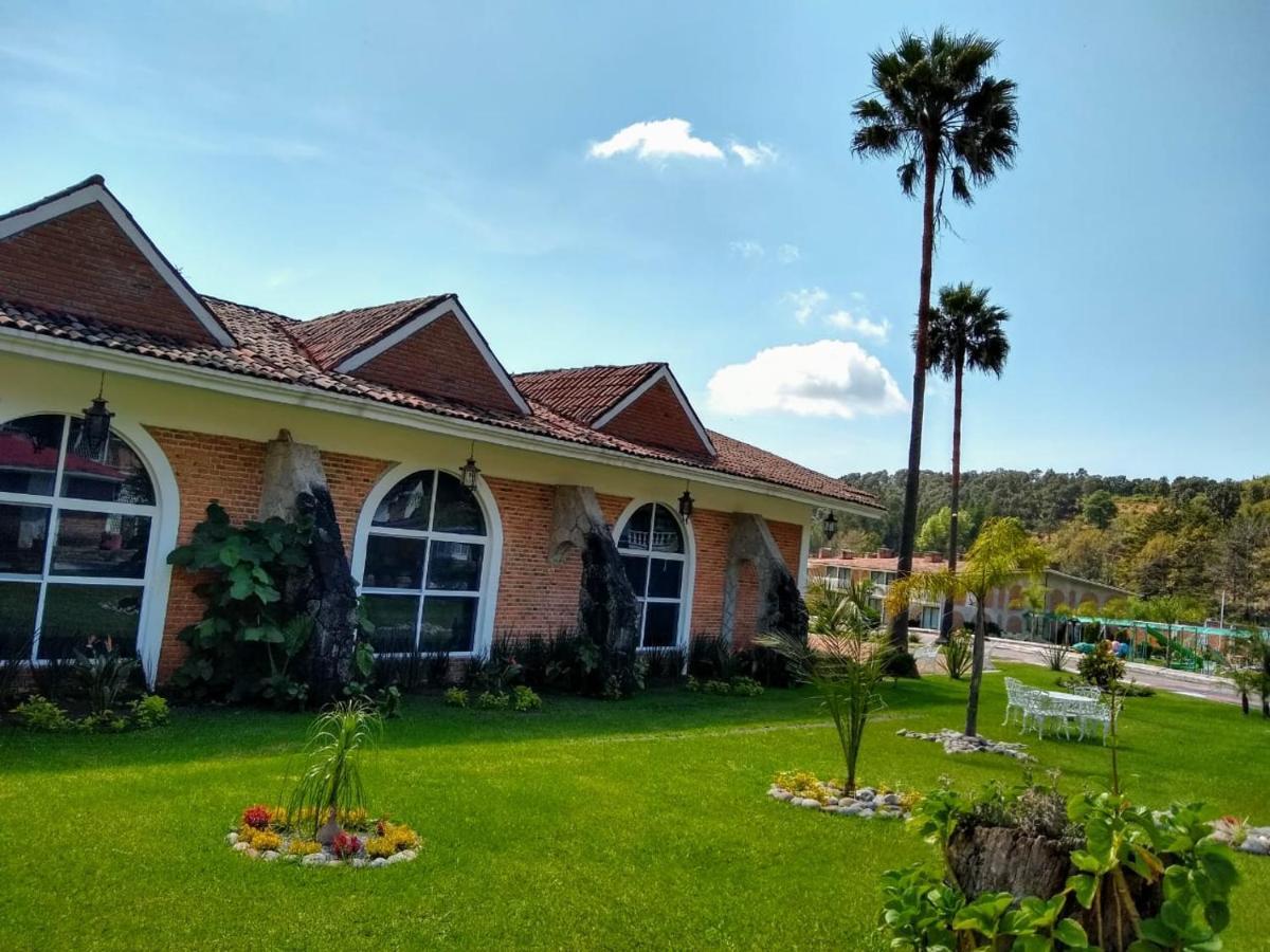 Hotel Villa Monarca Inn Ситакуаро Экстерьер фото