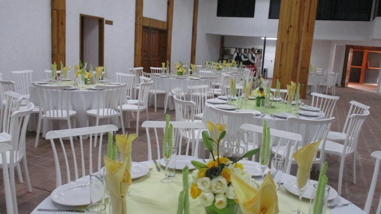 Hotel Villa Monarca Inn Ситакуаро Экстерьер фото